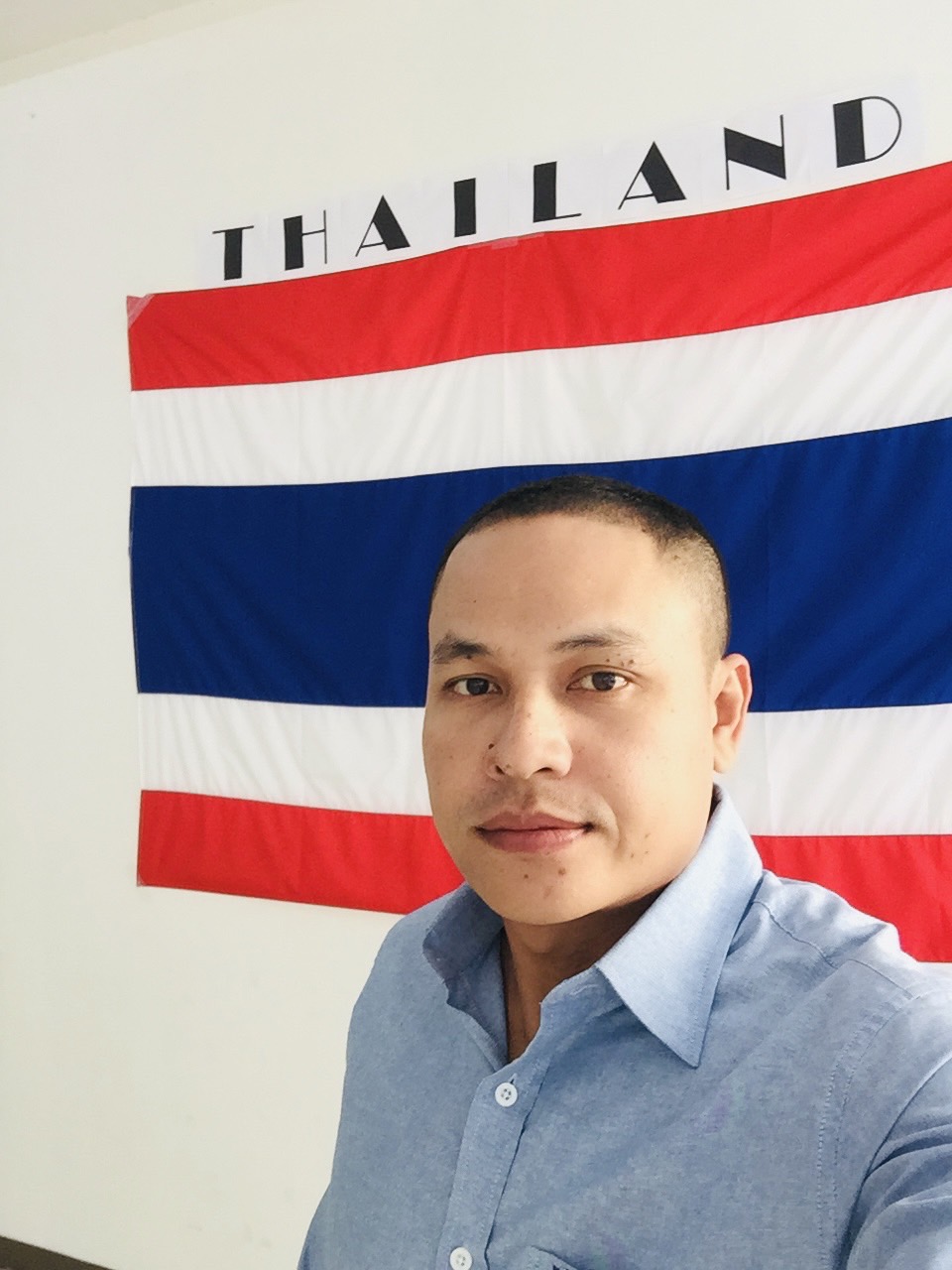 นายถาวร ใหญ่เลิศ